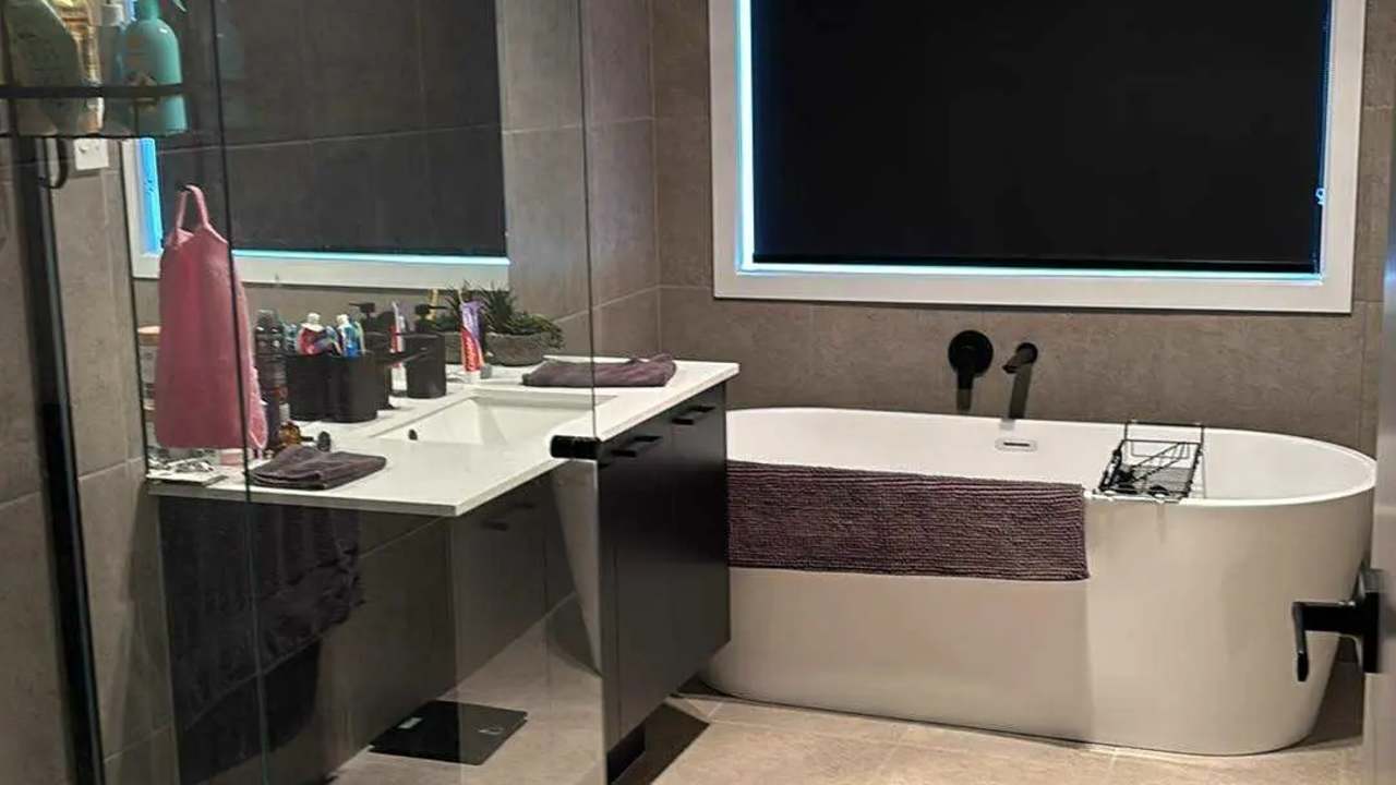 Room in a share house