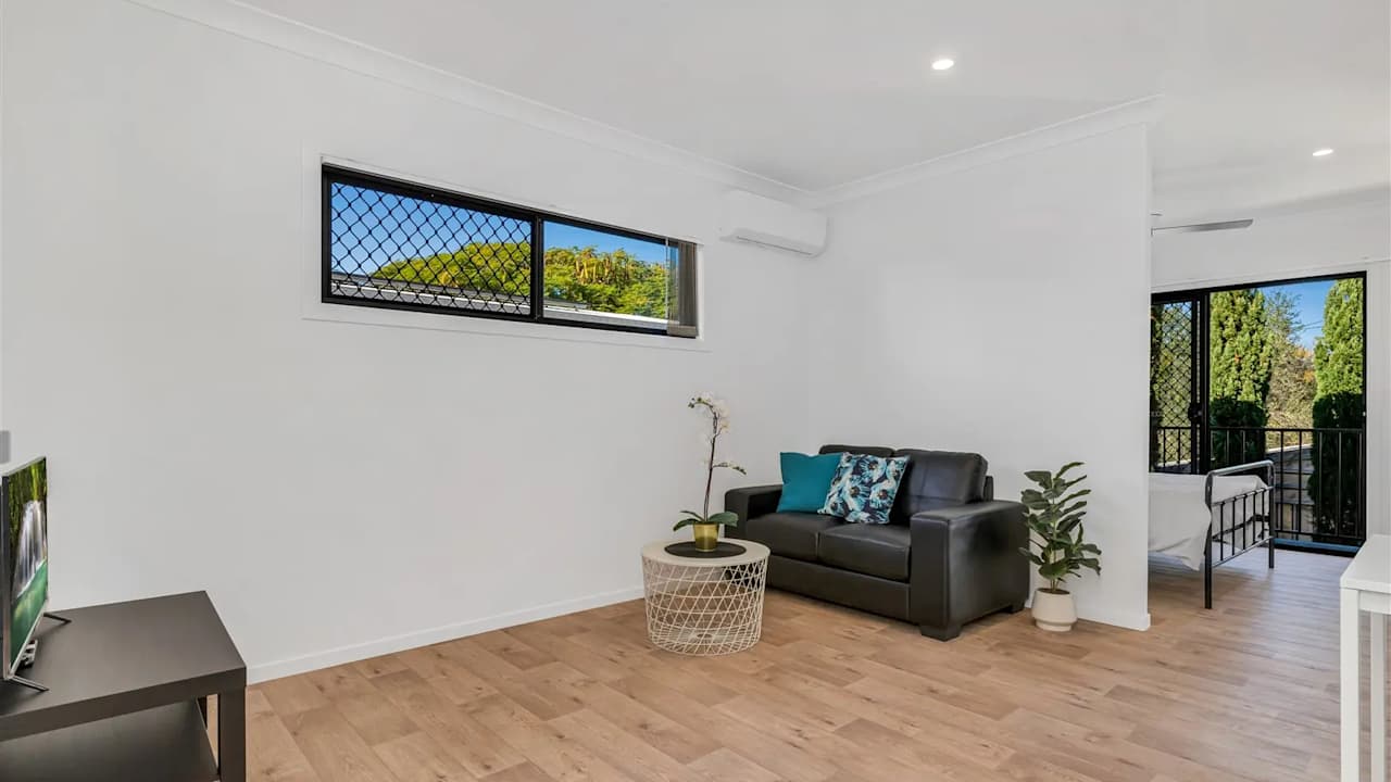 Furnished room studio flat for rent
