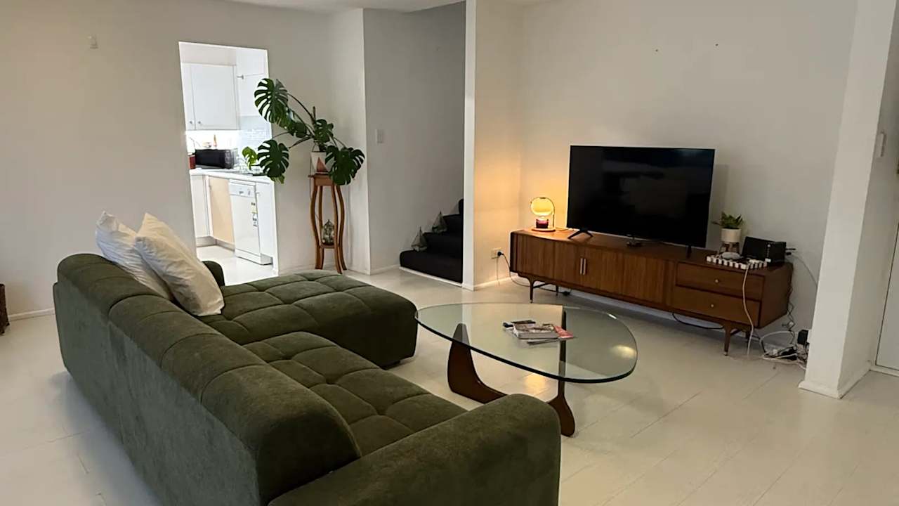 Furnished room in a flatshare