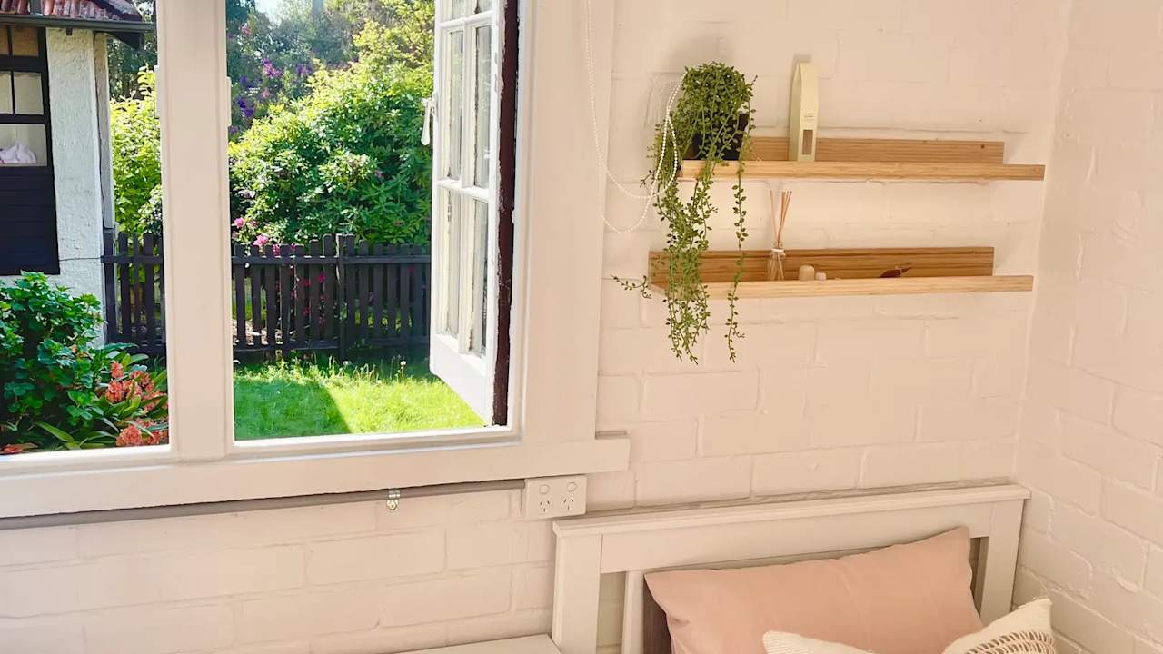 Furnished room in a share house