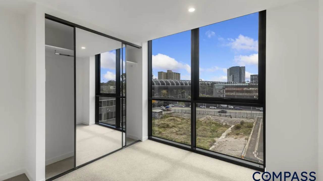 Unfurnished room with own bathroom