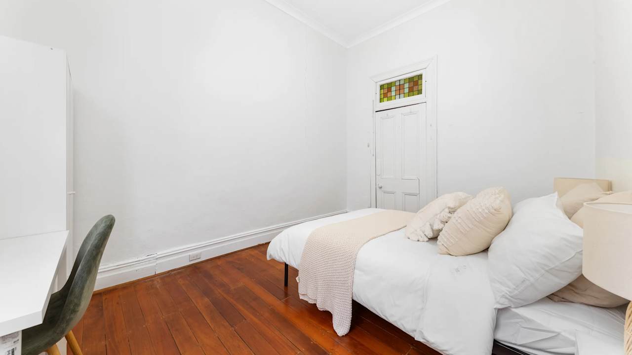 Room in a share house