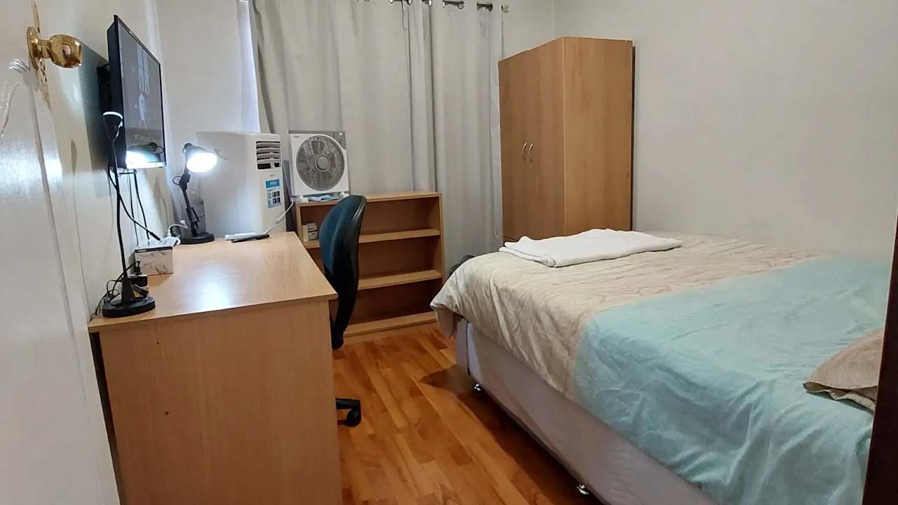 Furnished room in a share house