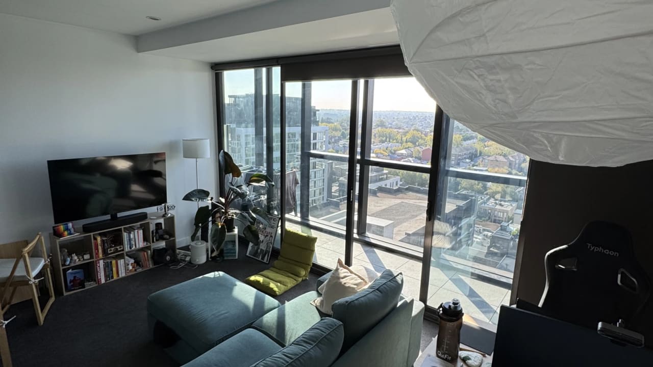 Furnished room in a flatshare