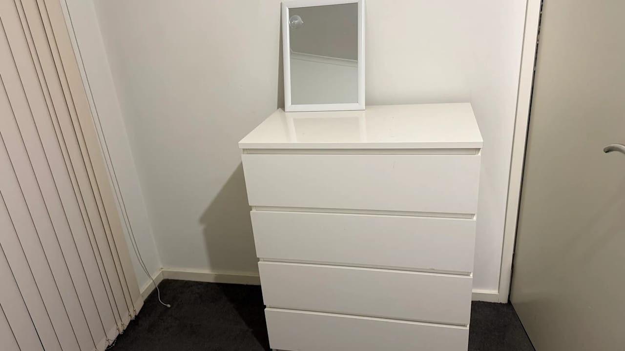 Furnished room in a flatshare