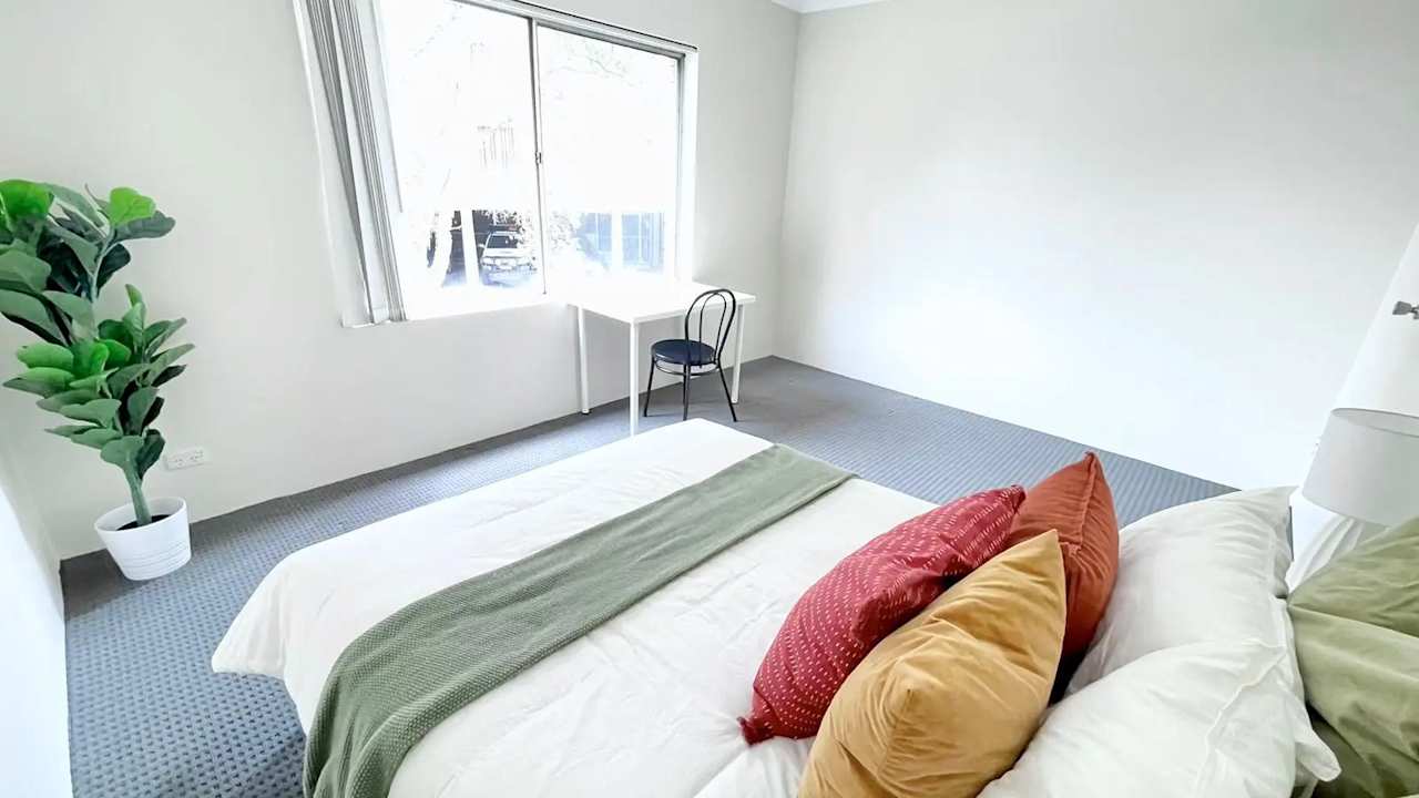 Room in a share house
