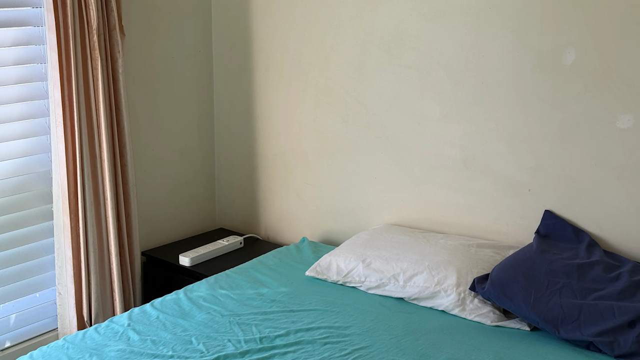 Room in a share house
