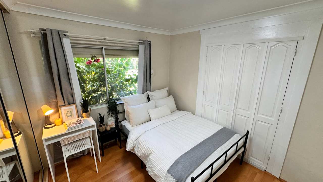 Furnished room in a share house