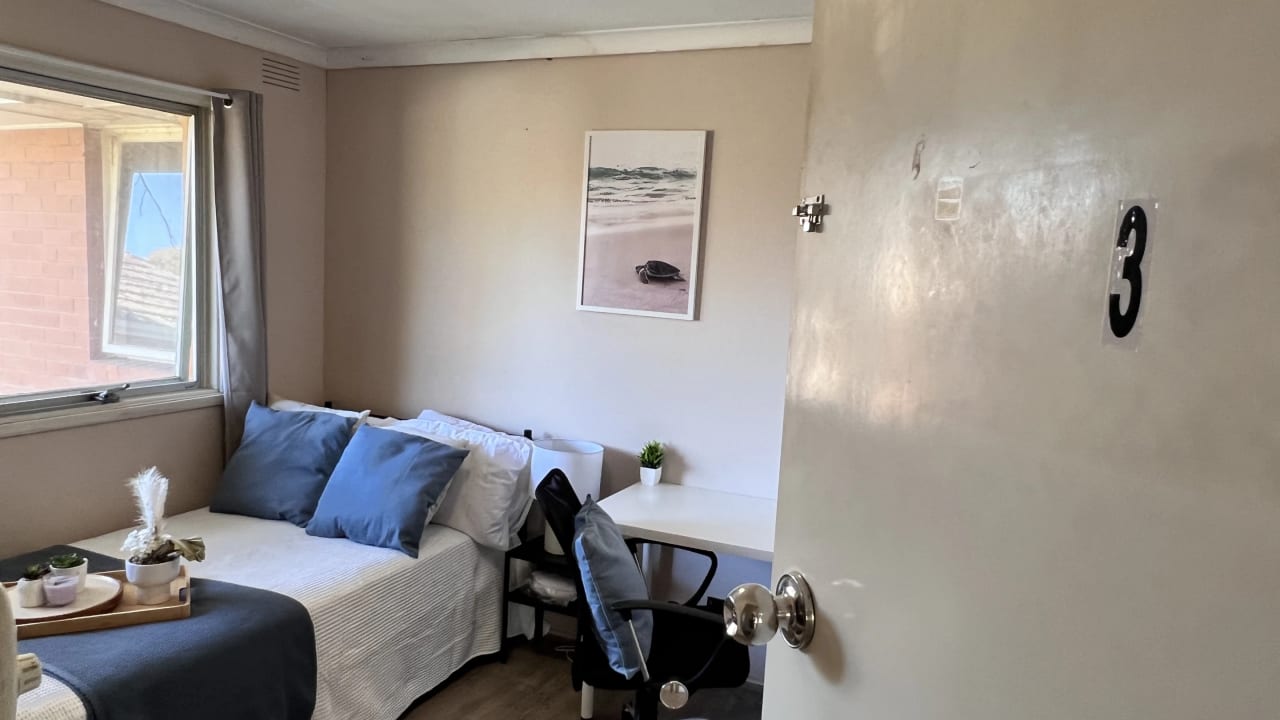 Furnished room in a share house