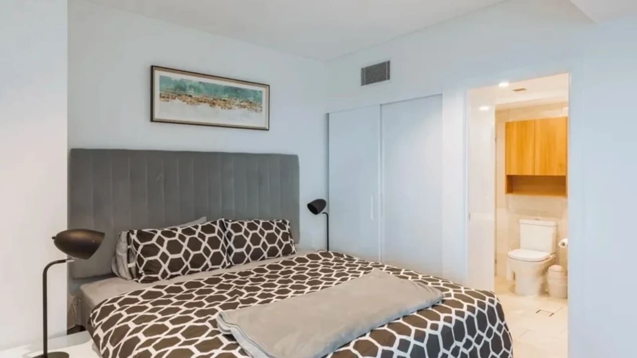 Furnished room in a flatshare