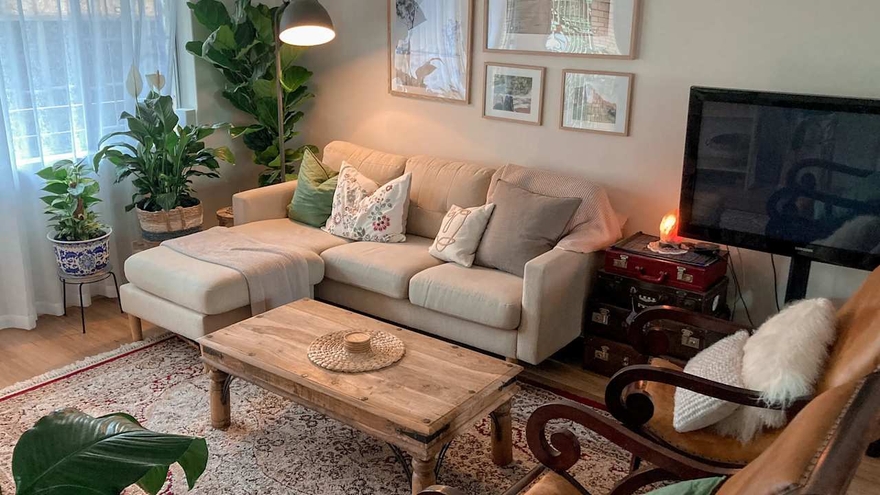 Unfurnished room in a flatshare