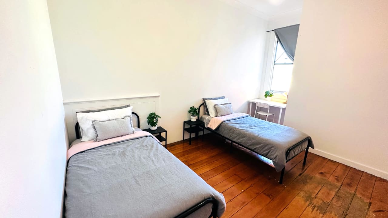 Furnished room in a flatshare