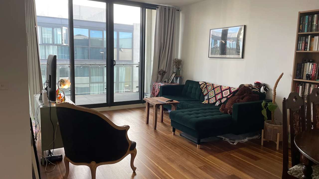 Unfurnished room with ensuite in a flatshare