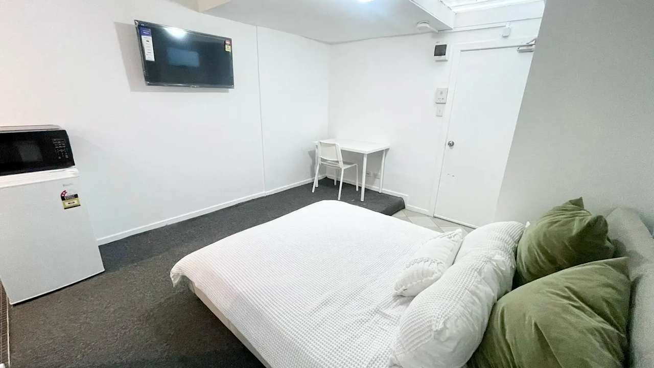 Room studio flat for rent