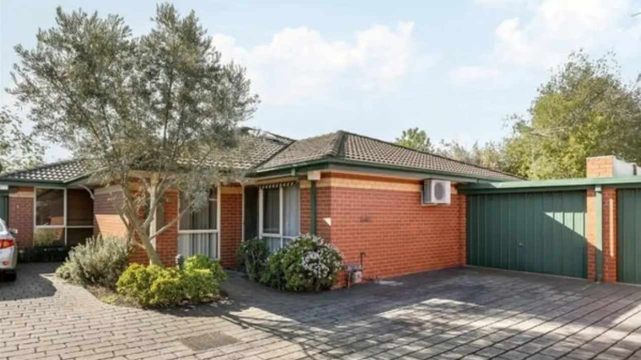 Whole property with 2 rooms for rent