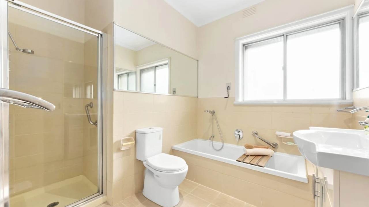 Furnished room in a share house