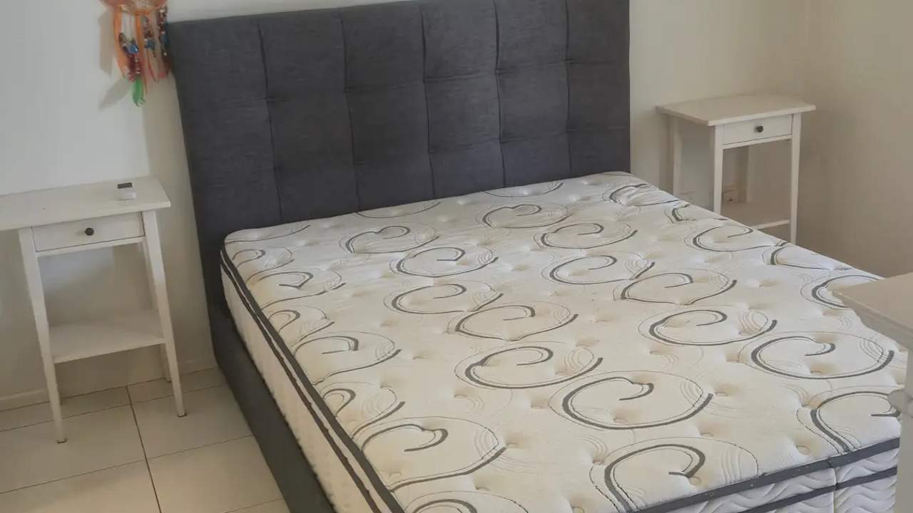 Furnished room with ensuite in a flatshare