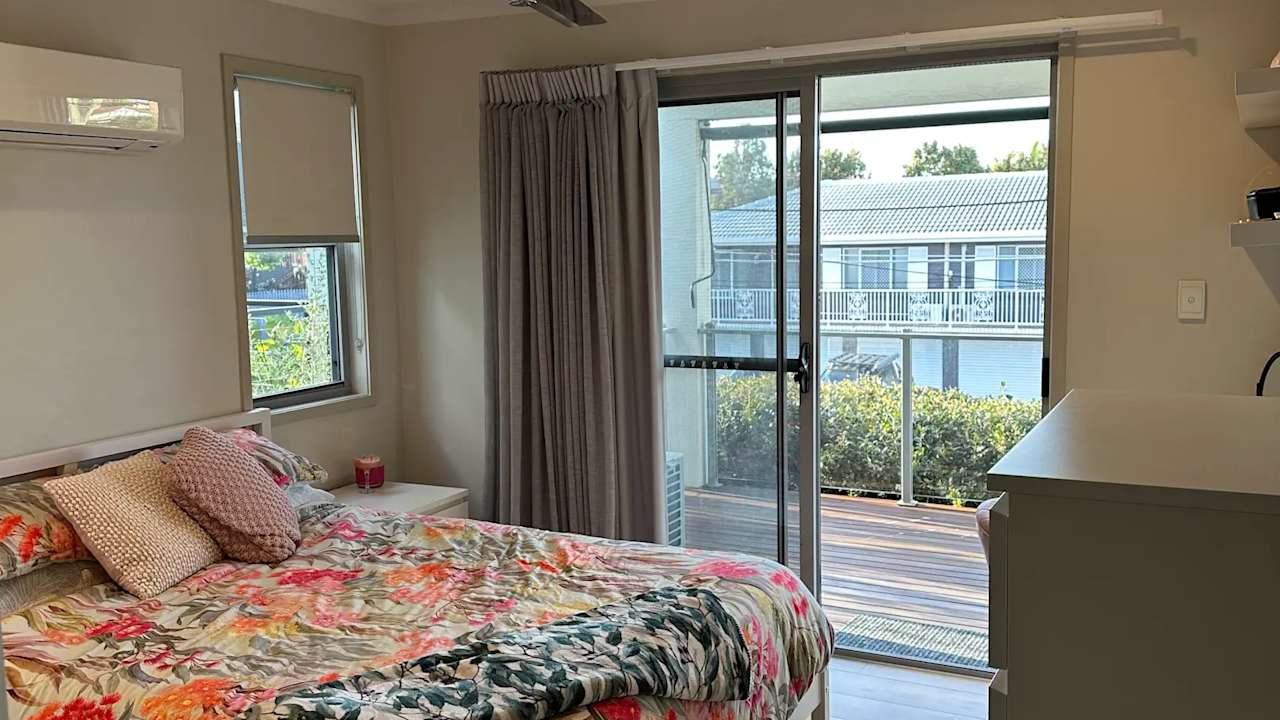 Unfurnished room in a flatshare