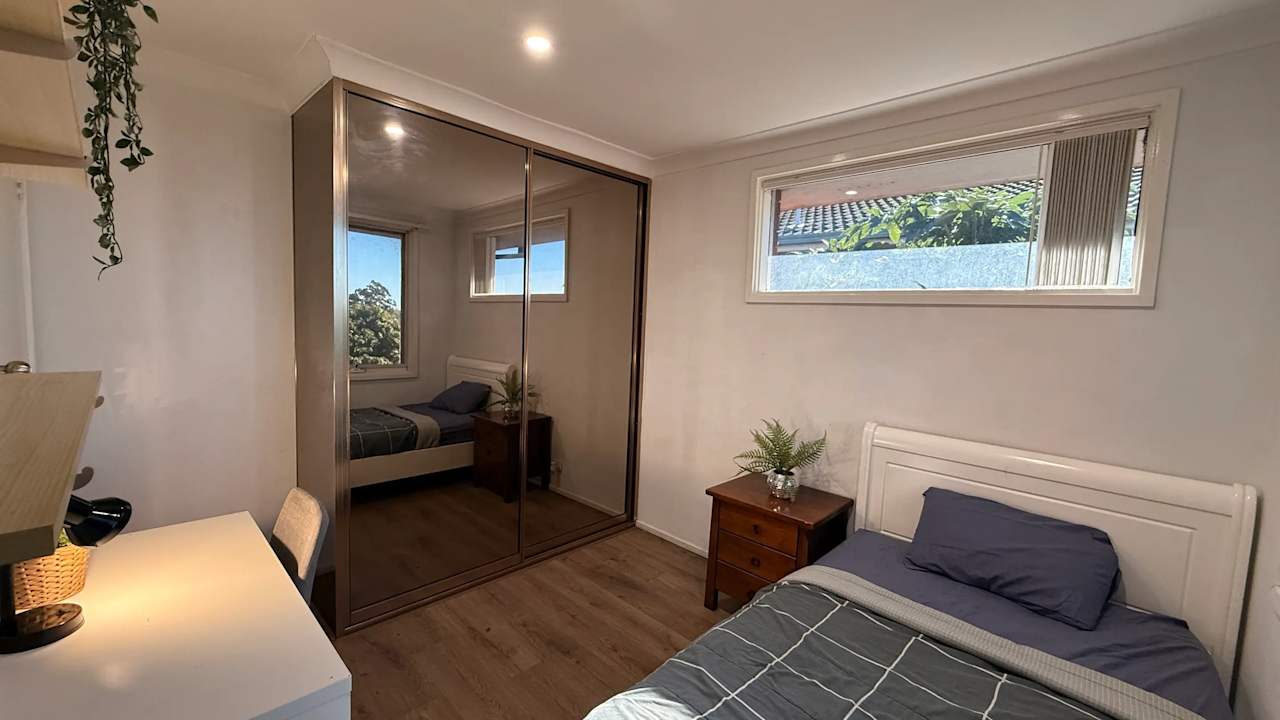 Furnished room in a share house