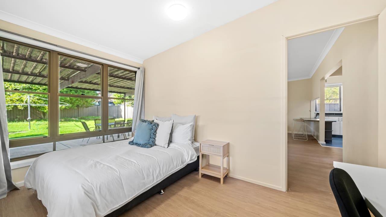 Room in a share house