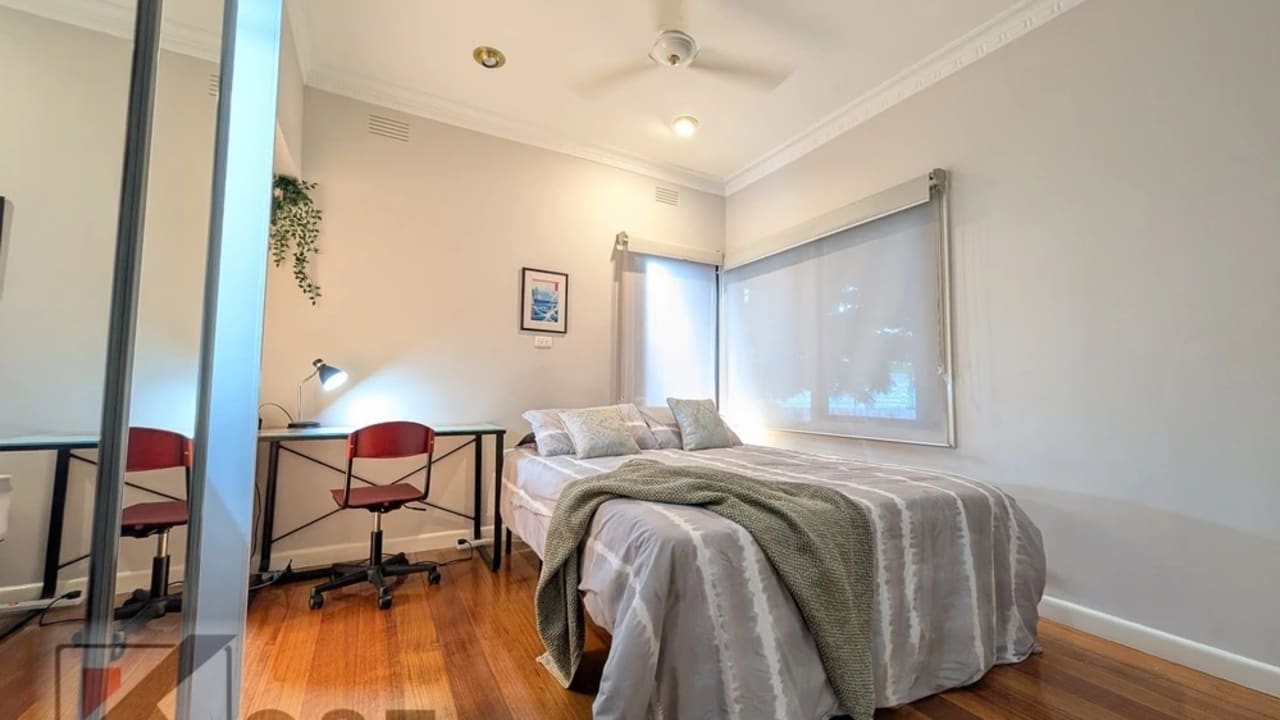 Furnished room in a share house