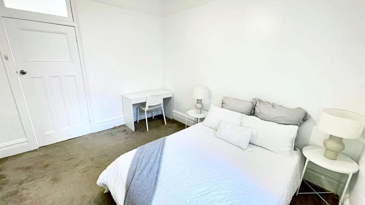 Room in a share house