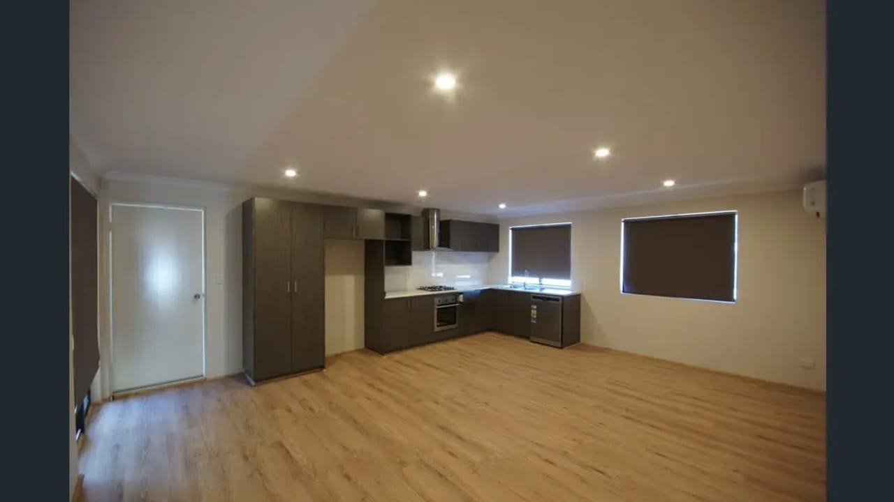 Whole property with 2 rooms for rent