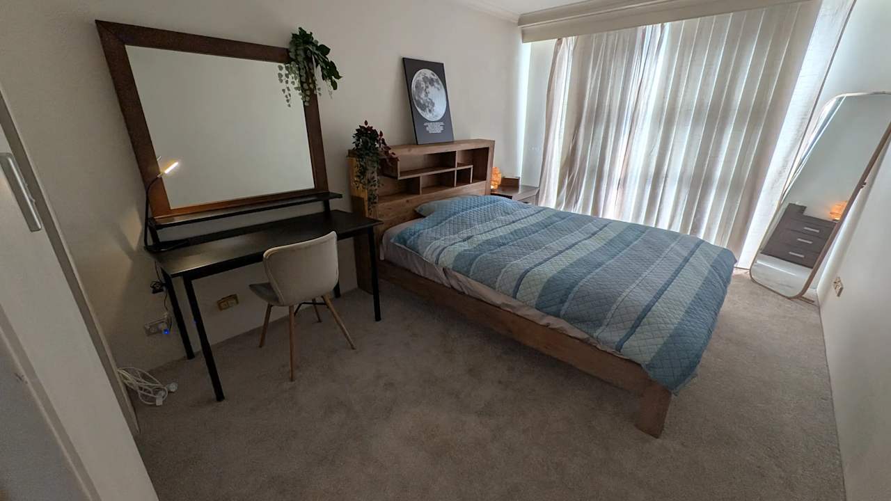 Furnished room with ensuite in a flatshare