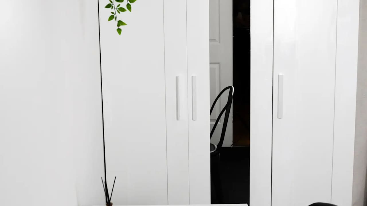 Furnished room in a share house
