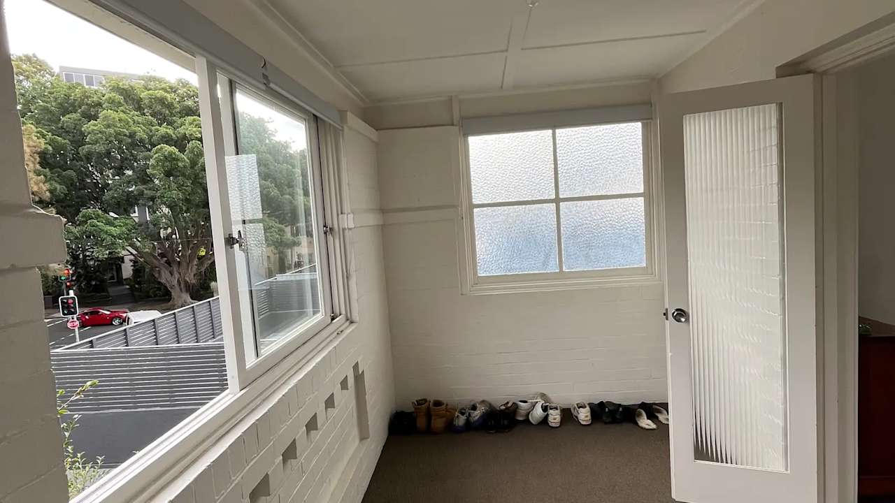 Furnished room in a flatshare