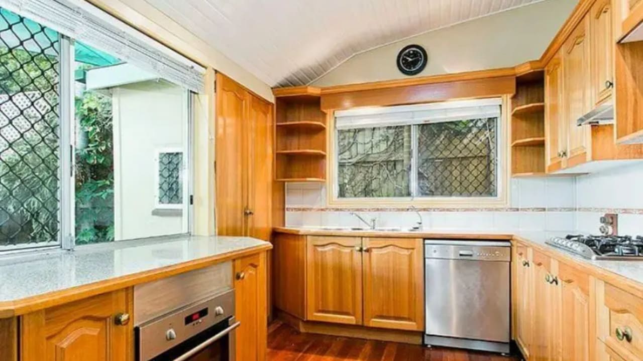 Room in a share house