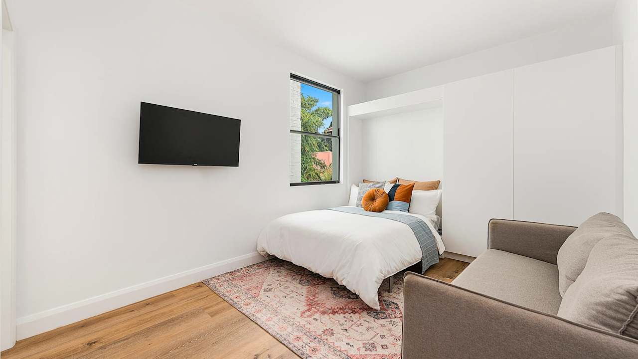 Room studio flat for rent