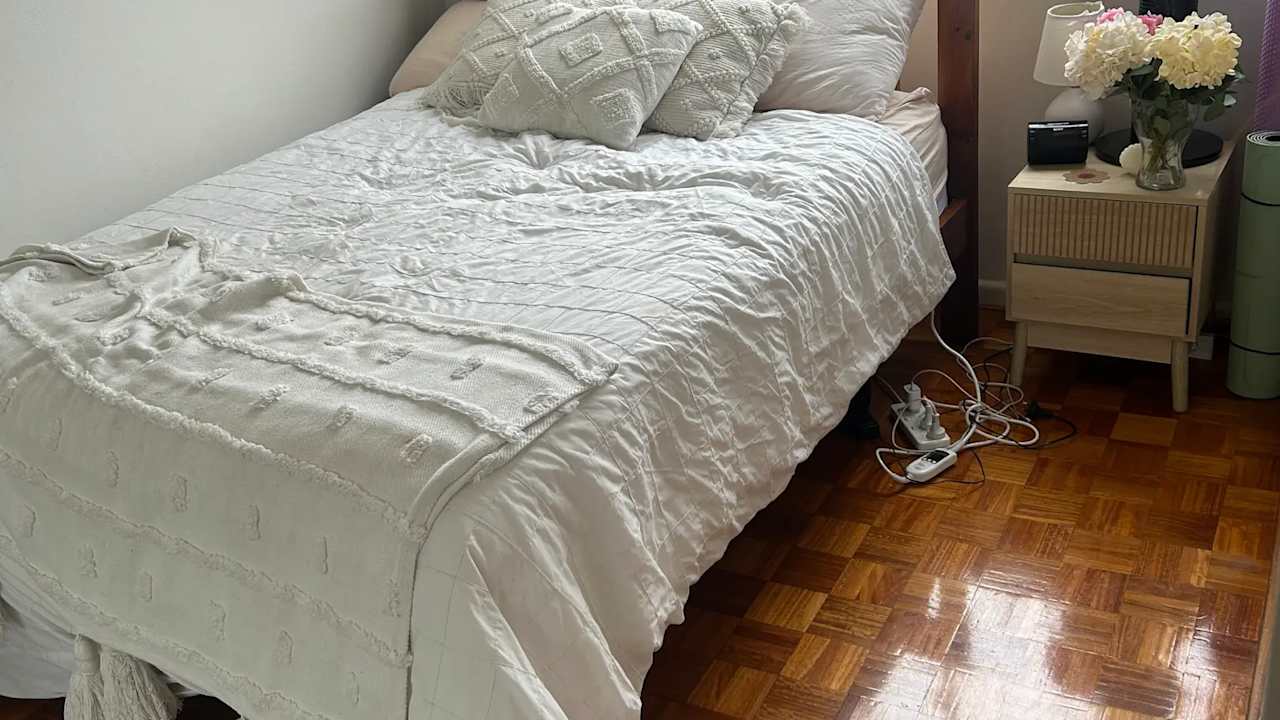 Unfurnished room in a flatshare