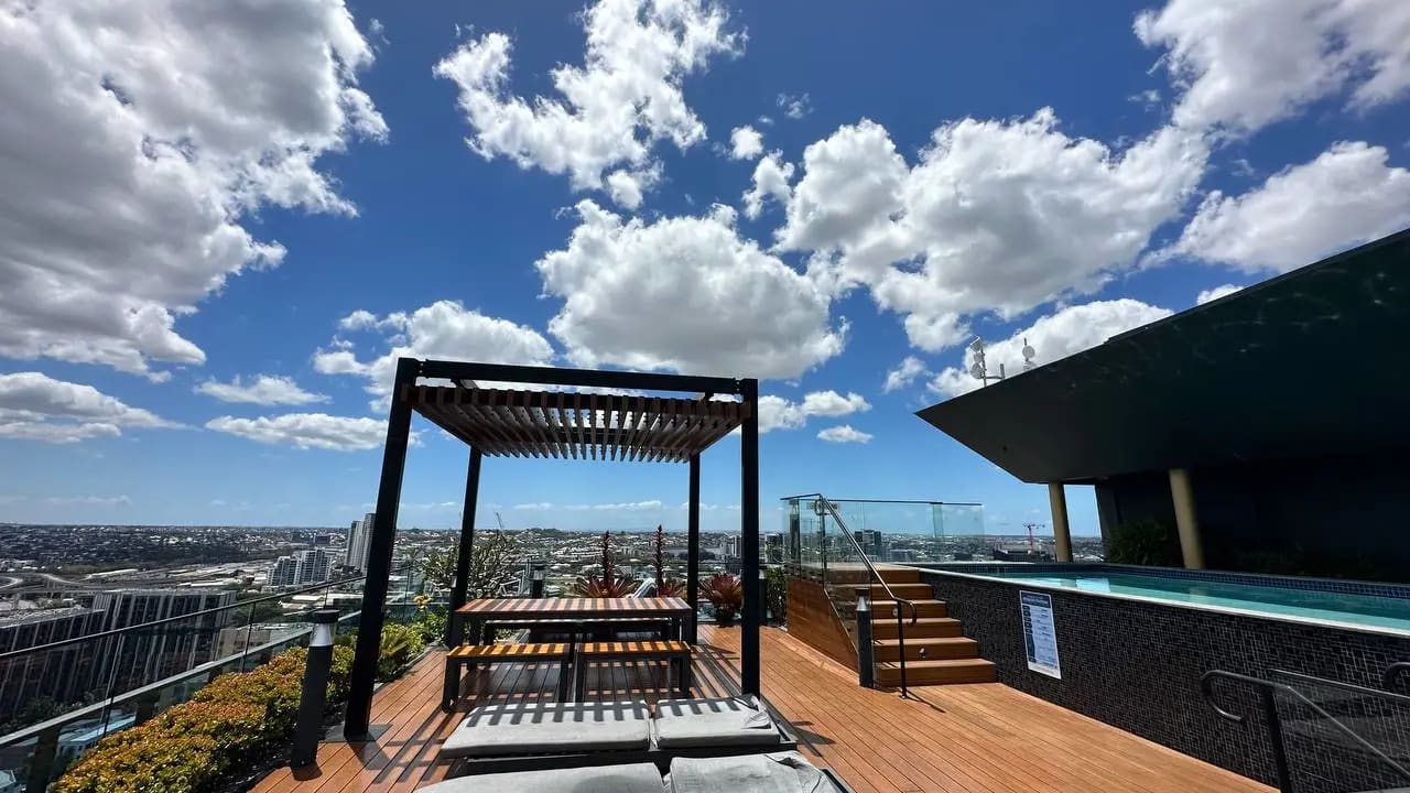 Whole property with 2 rooms for rent