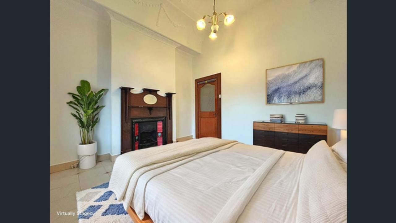 Furnished room in a share house