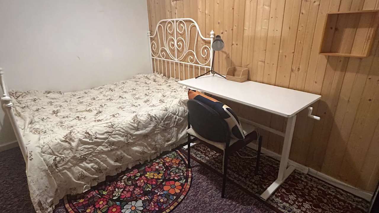Furnished room in a share house