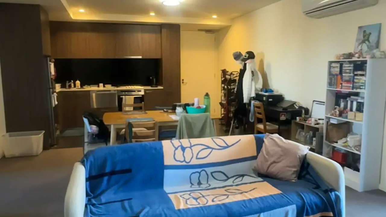 Unfurnished room in a flatshare