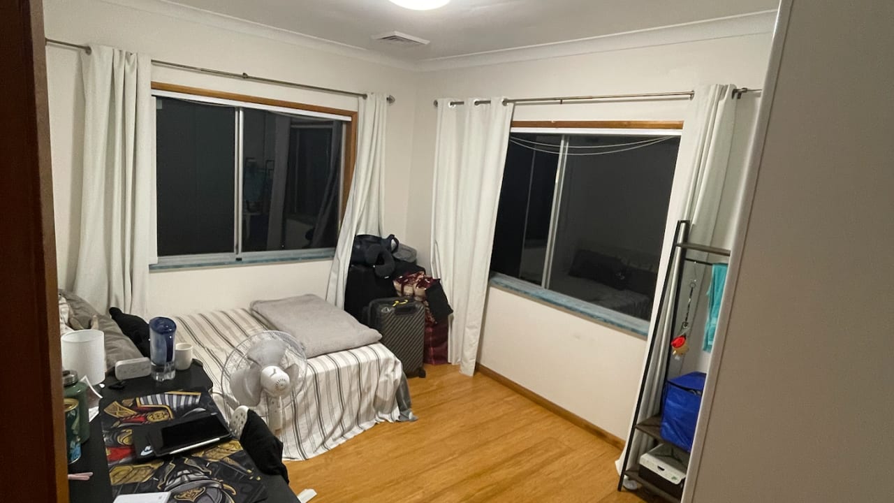Furnished room in a share house