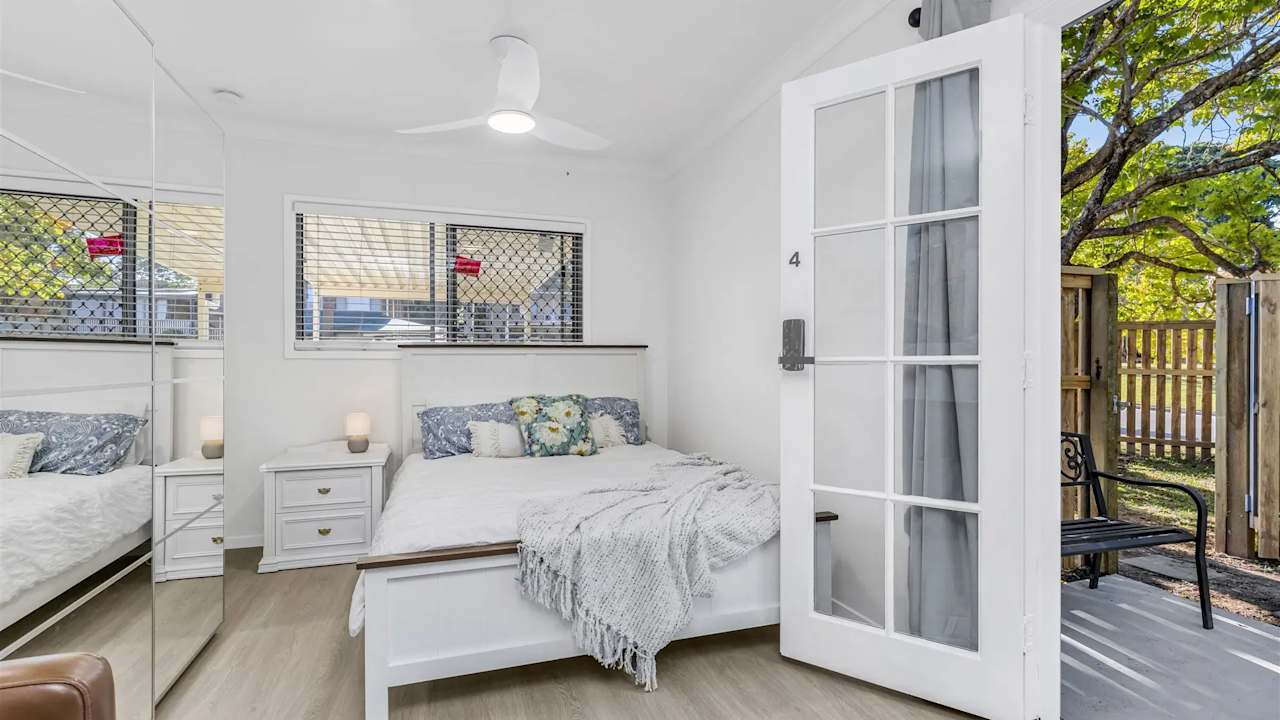 Furnished room studio flat for rent