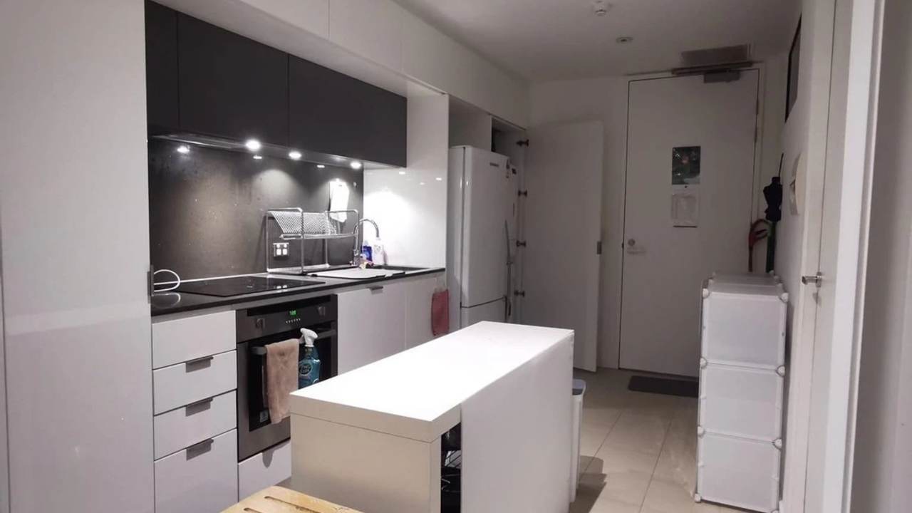 Furnished room with ensuite in a flatshare