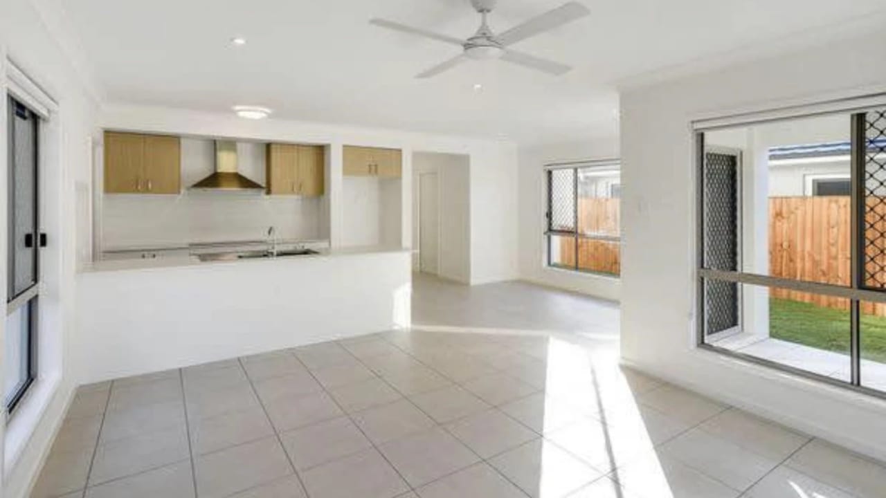 Unfurnished room in a share house