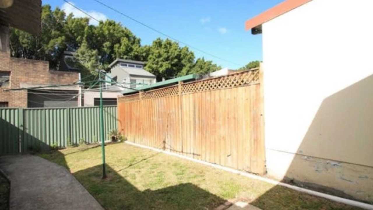 Unfurnished room in a share house