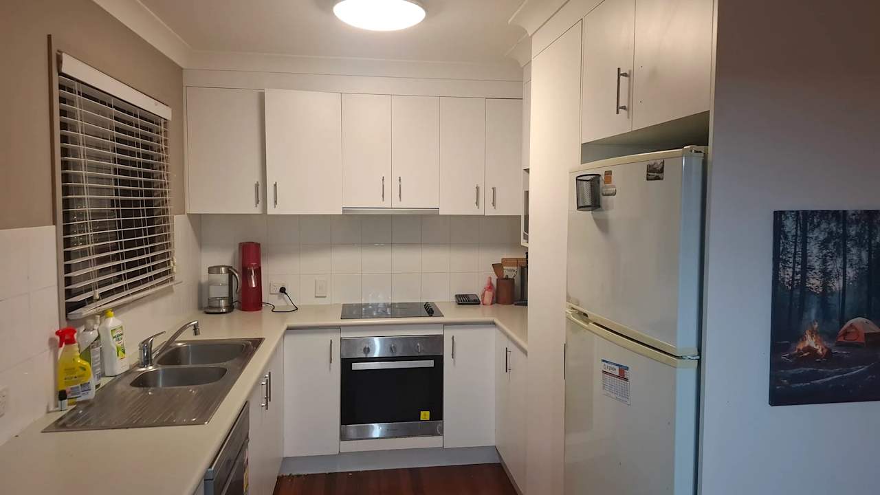 Room in a share house