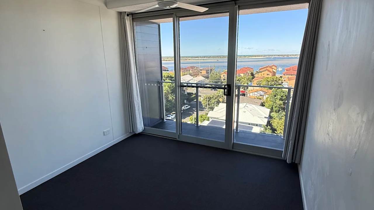 Unfurnished room with own bathroom