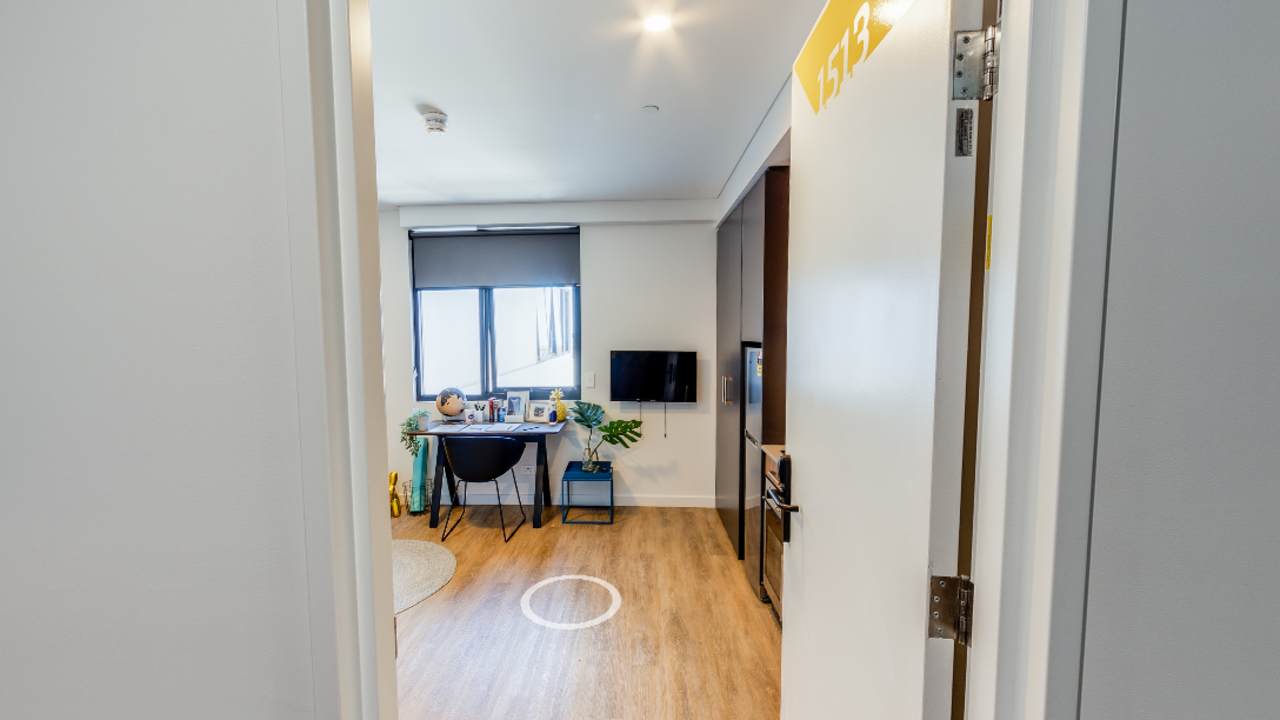 Furnished room studio flat for rent
