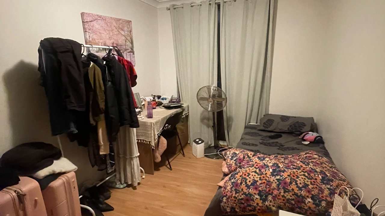 Furnished room in a flatshare