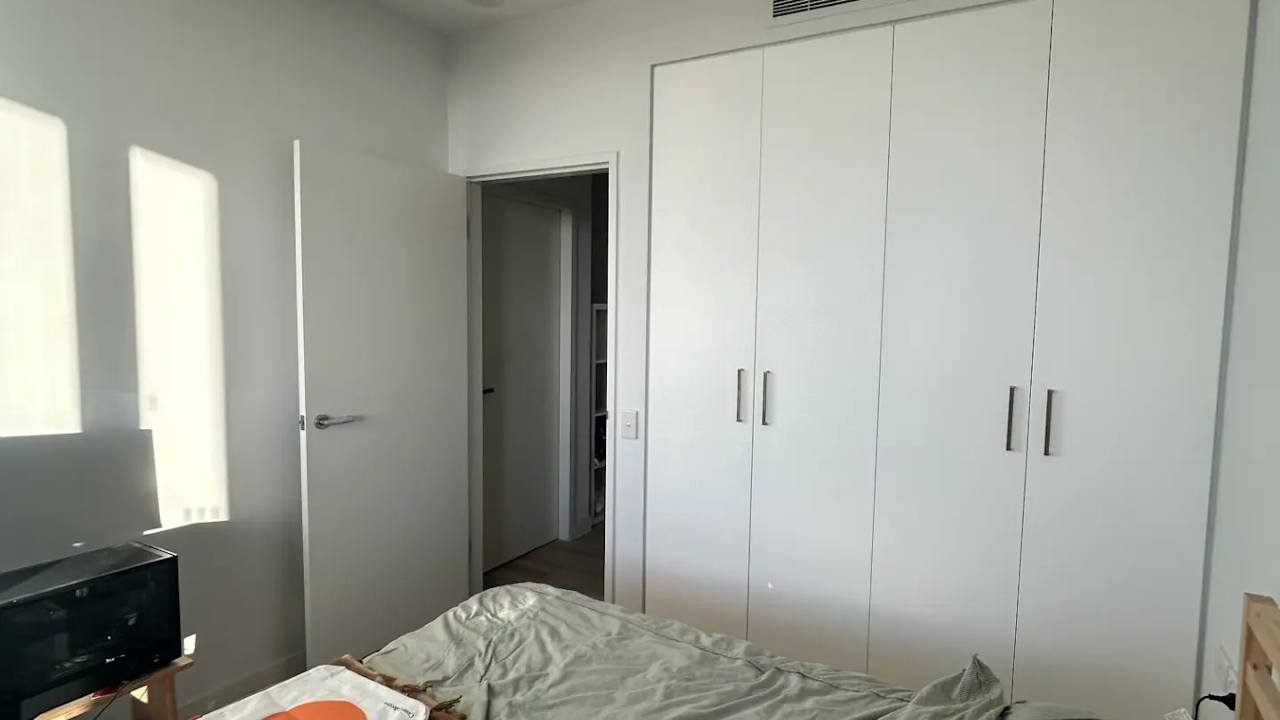 Unfurnished room in a flatshare