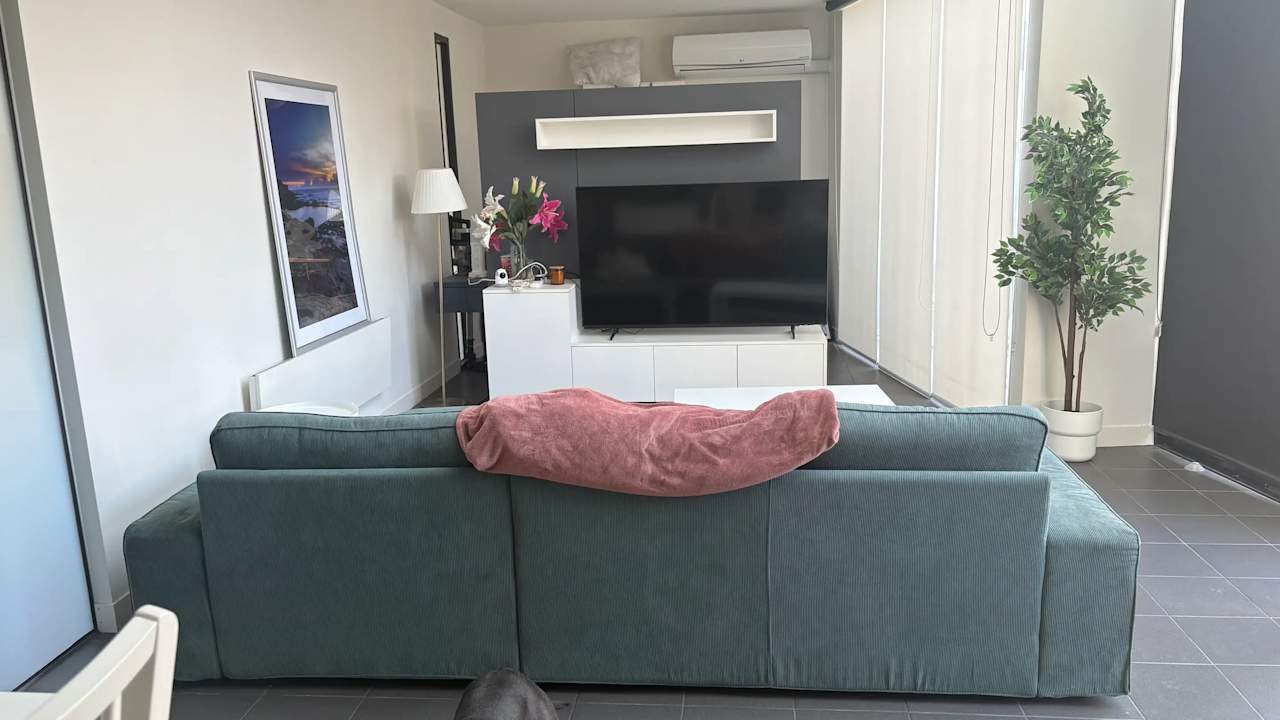 Unfurnished room in a share house