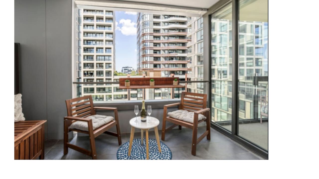 Unfurnished room in a flatshare