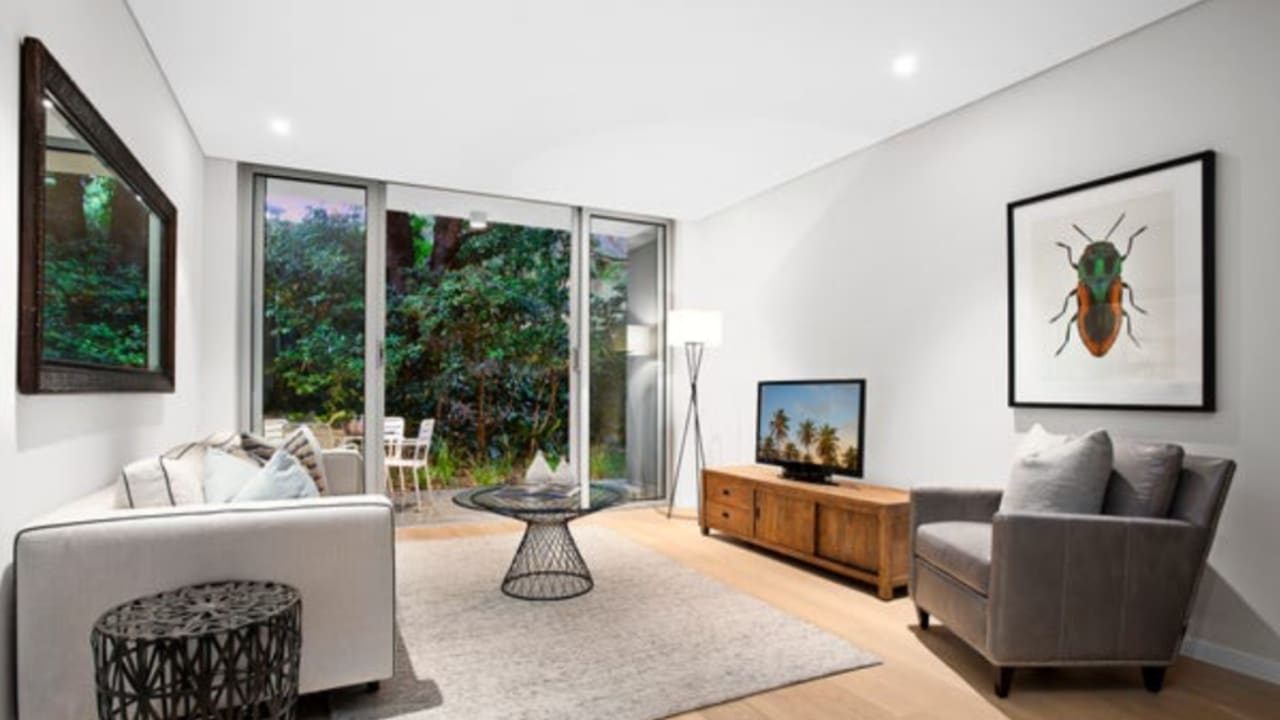 Unfurnished room with ensuite in a flatshare